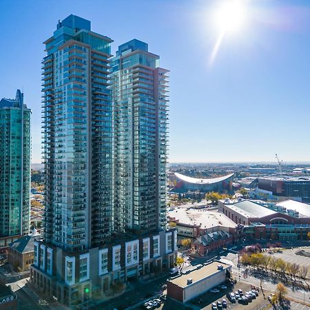 Modern Suite Calgary Downtown 5 Min Walk Stampede מראה חיצוני תמונה