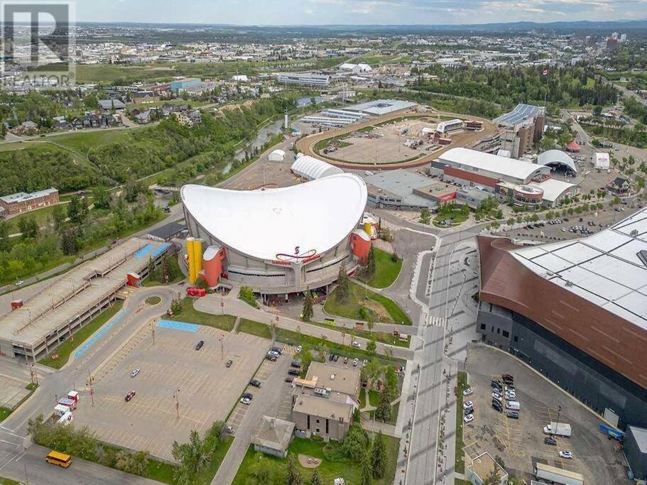 Modern Suite Calgary Downtown 5 Min Walk Stampede מראה חיצוני תמונה