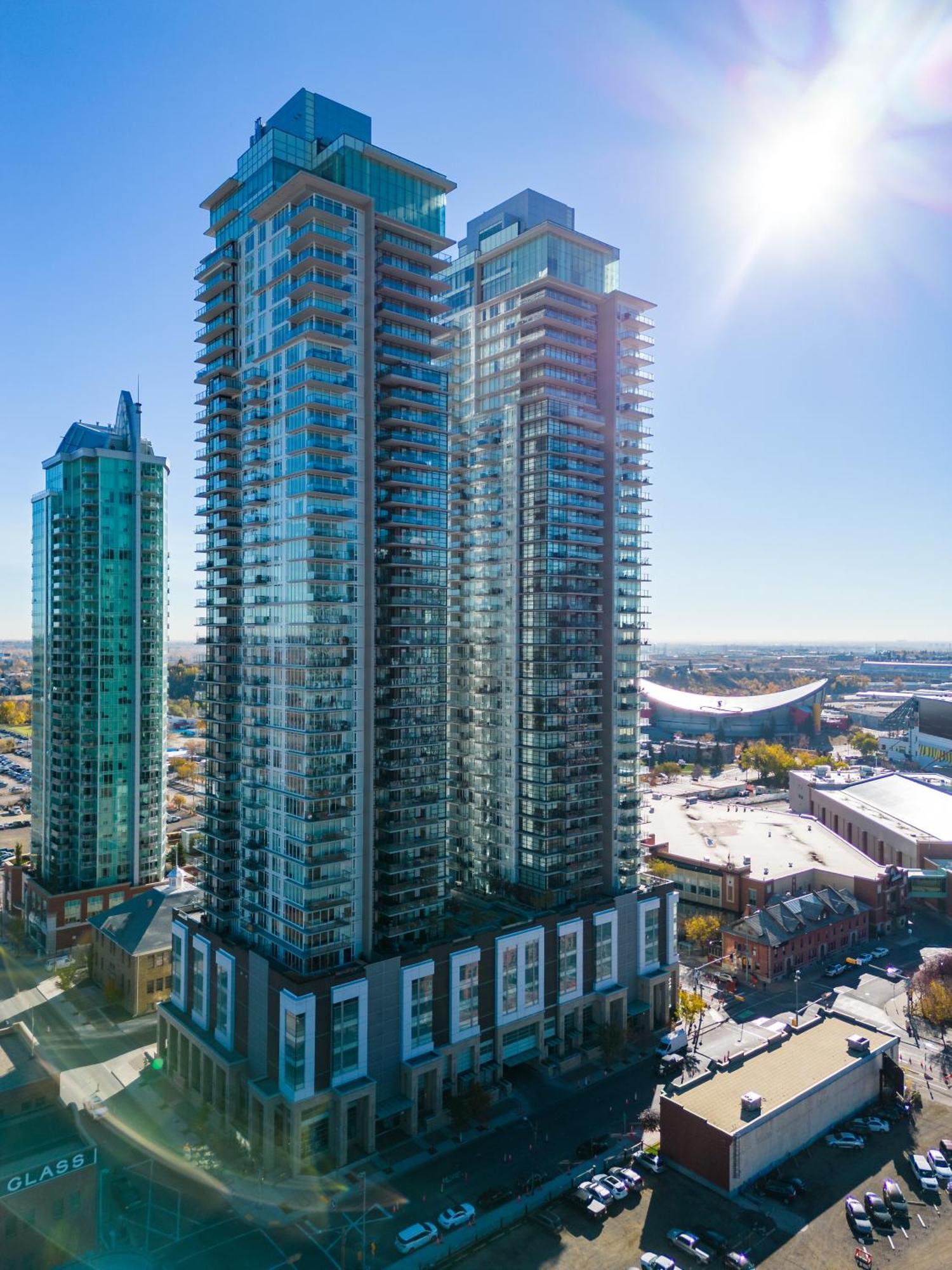 Modern Suite Calgary Downtown 5 Min Walk Stampede מראה חיצוני תמונה