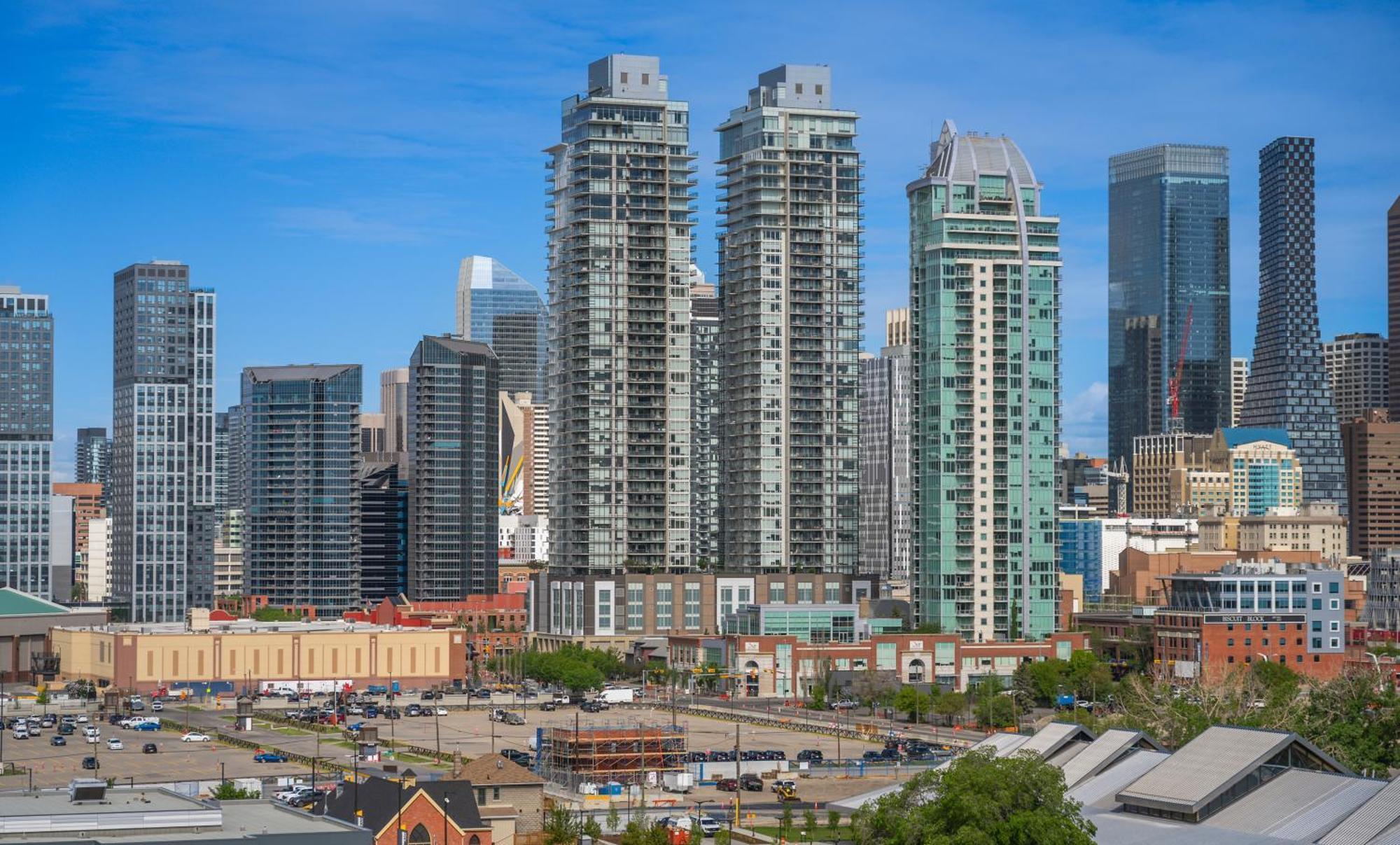Modern Suite Calgary Downtown 5 Min Walk Stampede מראה חיצוני תמונה