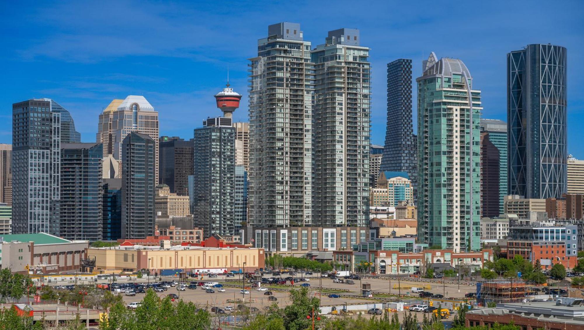 Modern Suite Calgary Downtown 5 Min Walk Stampede מראה חיצוני תמונה