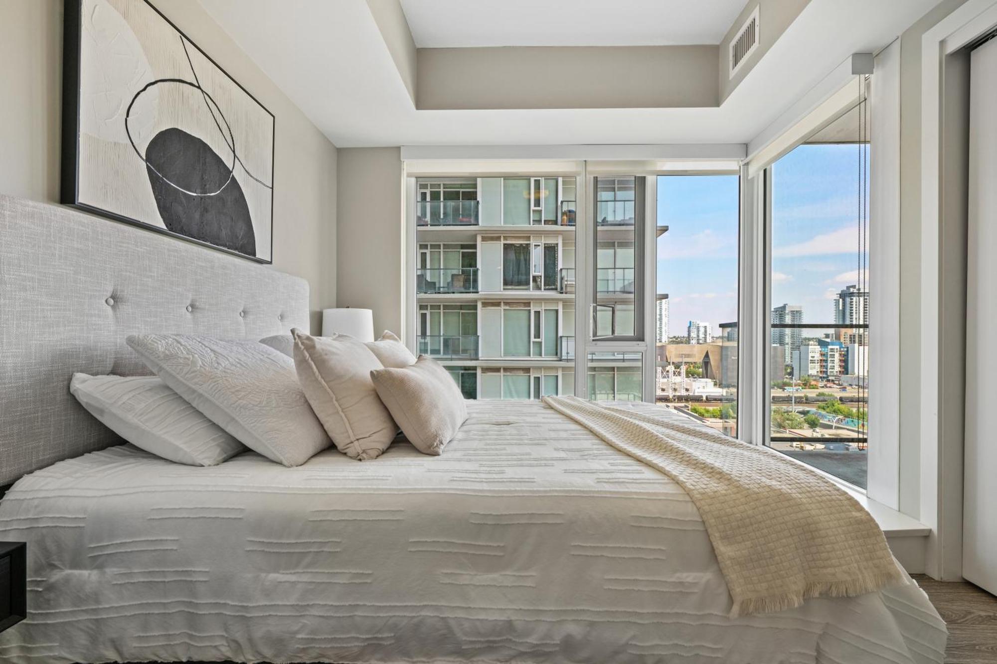 Modern Suite Calgary Downtown 5 Min Walk Stampede מראה חיצוני תמונה