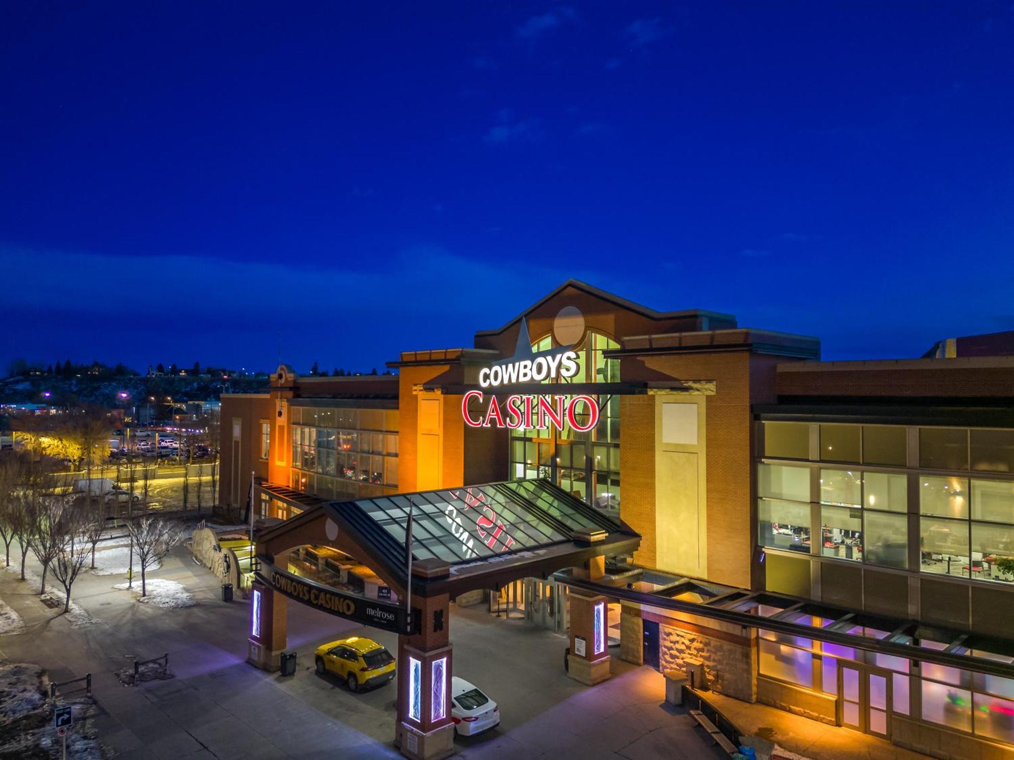 Modern Suite Calgary Downtown 5 Min Walk Stampede מראה חיצוני תמונה