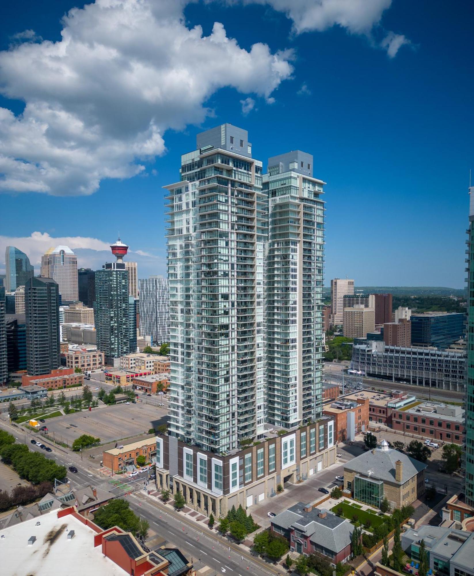 Modern Suite Calgary Downtown 5 Min Walk Stampede מראה חיצוני תמונה