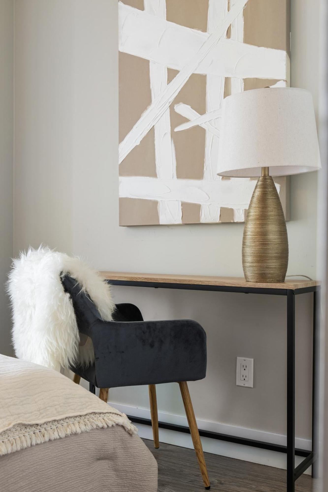 Modern Suite Calgary Downtown 5 Min Walk Stampede מראה חיצוני תמונה