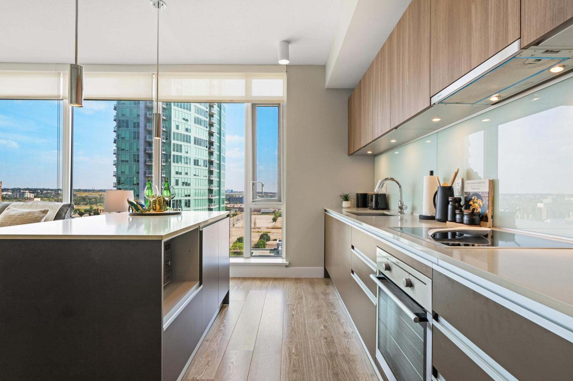 Modern Suite Calgary Downtown 5 Min Walk Stampede מראה חיצוני תמונה